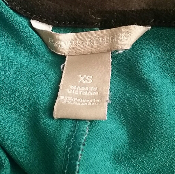 Banana Republic Emerald Green Blouse - Picture 3 of 3